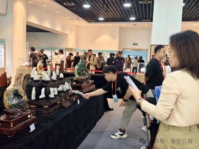 内外……南阳第二十届玉雕文化节狂圈粉不朽情缘平台玉饰连接APP创意联通国(图2) 内外……南阳第二十届玉雕文化节狂圈粉不朽情缘平台玉饰连接APP创意联通国(图2)